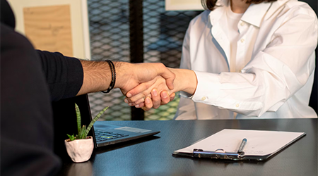 溝通力提升:企業(yè)內(nèi)訓(xùn)的關(guān)鍵措施.png 溝通力提升:企業(yè)內(nèi)訓(xùn)的關(guān)鍵措施.png