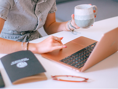 高管必修課:公司高管課程培訓(xùn)的獨(dú)特優(yōu)勢與實(shí)用方法.png 高管必修課:公司高管課程培訓(xùn)的獨(dú)特優(yōu)勢與實(shí)用方法.png